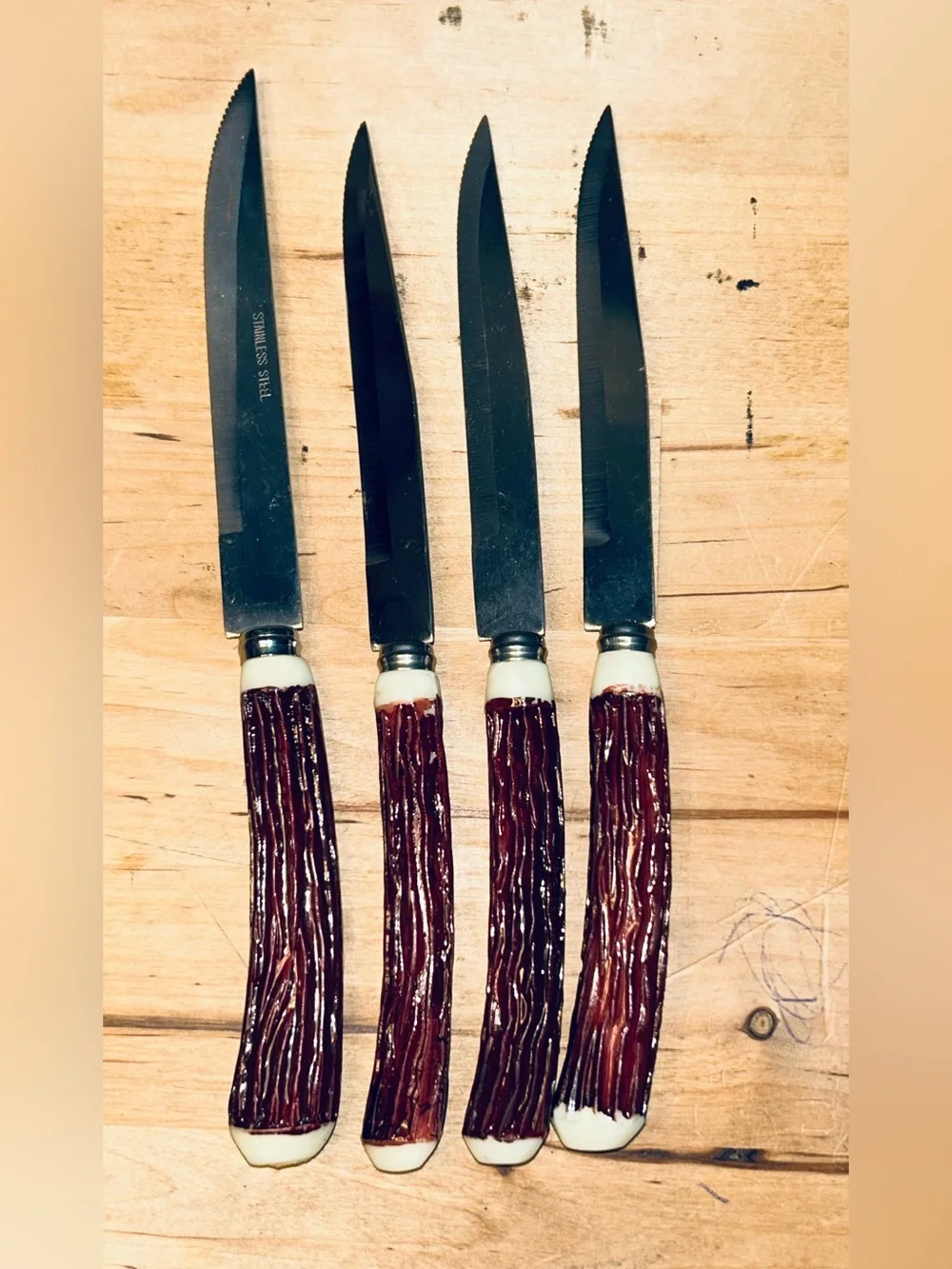 Vintage Set of 4 Stainless Steak Japan Knives Faux Antlers (1 Is Longer)